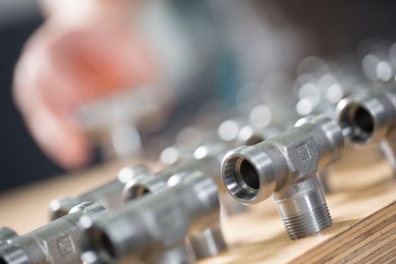 Conectores de tubos métricos