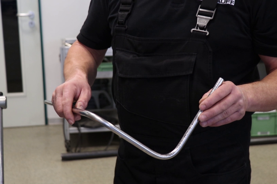 Result of 90° angle through manual pipe or tube bending