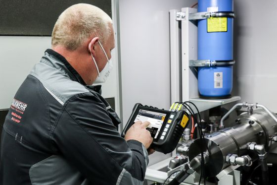 Einrichtung und Inbetriebnahme eines Hydraulik-Prüfstandes