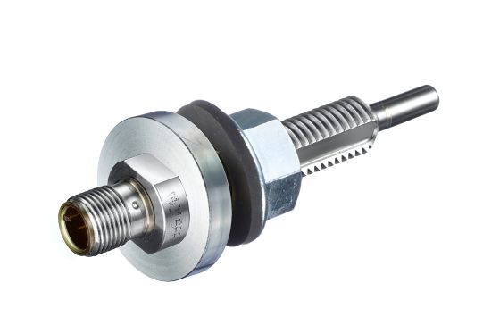 Adapter set for direct mounting in the reservoir wall