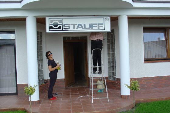 Final Preparations before the Opening of the Location