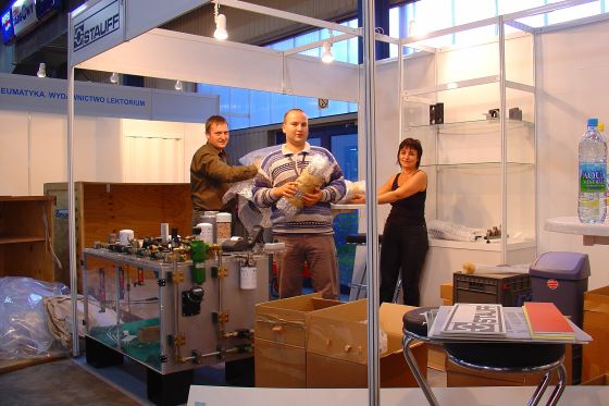 Setting up the First STAUFF Stand at HPS 2004