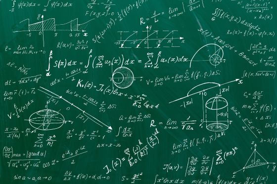 una clásica pizarra verde