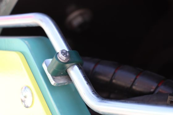 Abraçadeiras leves e compactas tipo LN da STAUFF com parafuso de alta qualidade 8.8