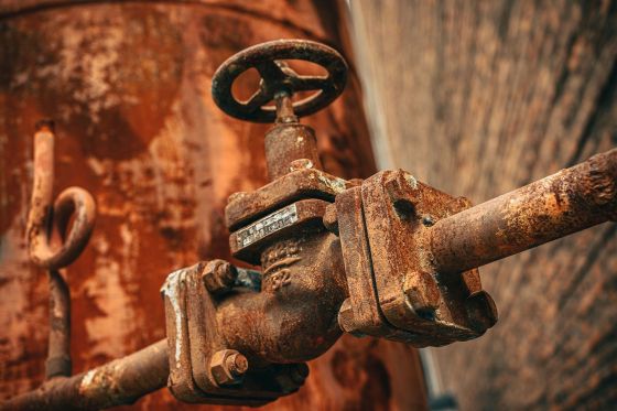 Example picture of rusted objects