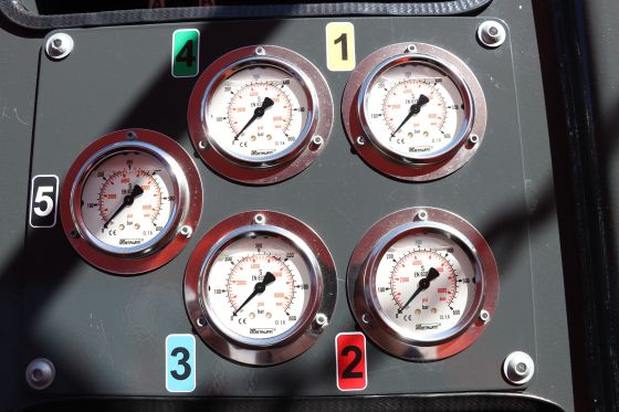 STAUFF pressure gauges installed