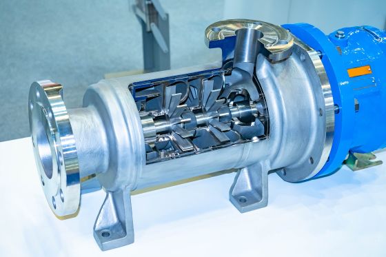 Bomba Vickers con vista de su funcionamiento