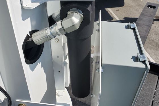 Powder-coated pressure filter on an agricultural machine