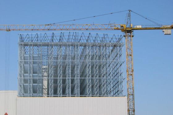Construction of high racks and storage systems with square tubes