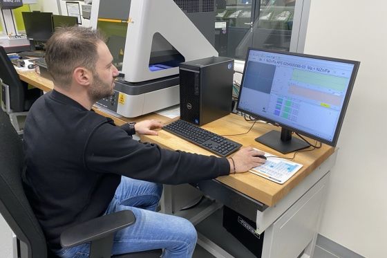 Metrologist demonstrates coating thickness measurement