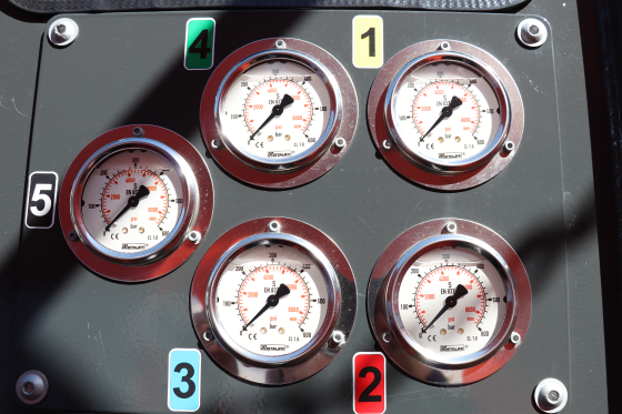 STAUFF Manometer verbaut