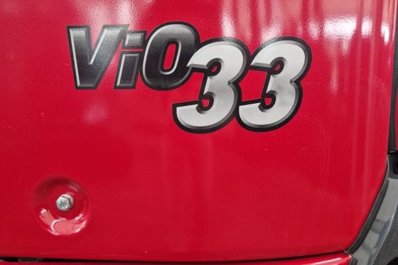 Tubes hydrauliques sur VIO 33/38-7