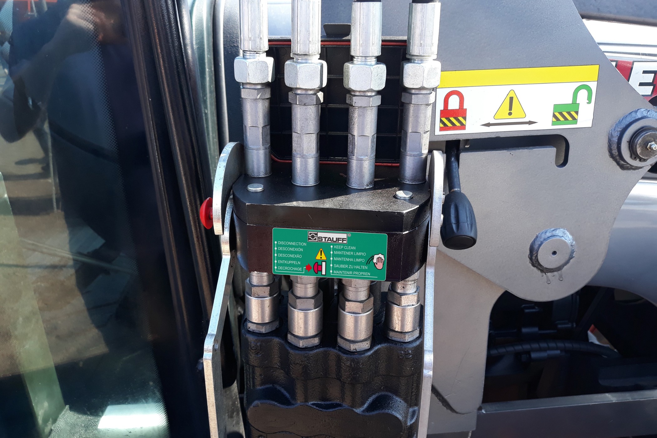 STAUFF MCS multi coupler: Design, Function and Use in Hydraulics