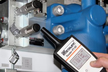 Wireless Pressure Transmitter during a measurement