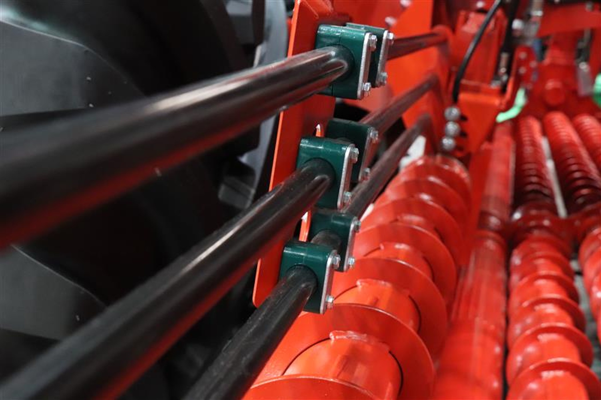 Common Mistakes When Fastening Hydraulic Pipes and Tubes - and How to Avoid Them
