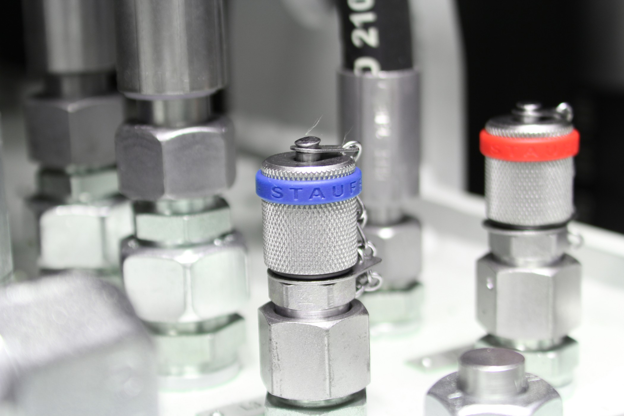 Why mechanical pressure measurement technology remains essential in data centres
