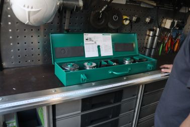 Manual pipe bender