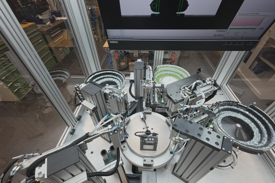 Poppet valve assembly machine from the inside